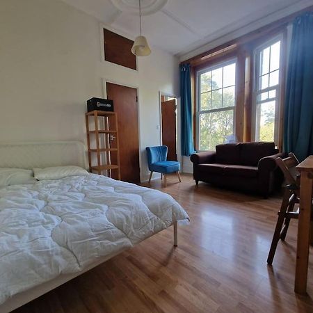 Bright Well Located Studio Flat London Bagian luar foto