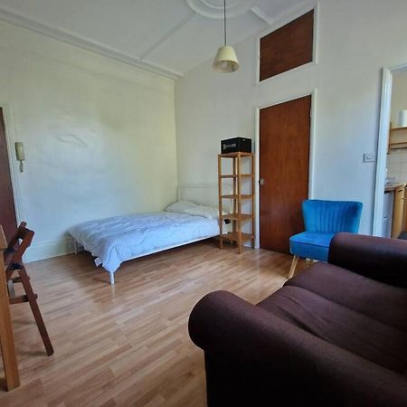 Bright Well Located Studio Flat London Bagian luar foto
