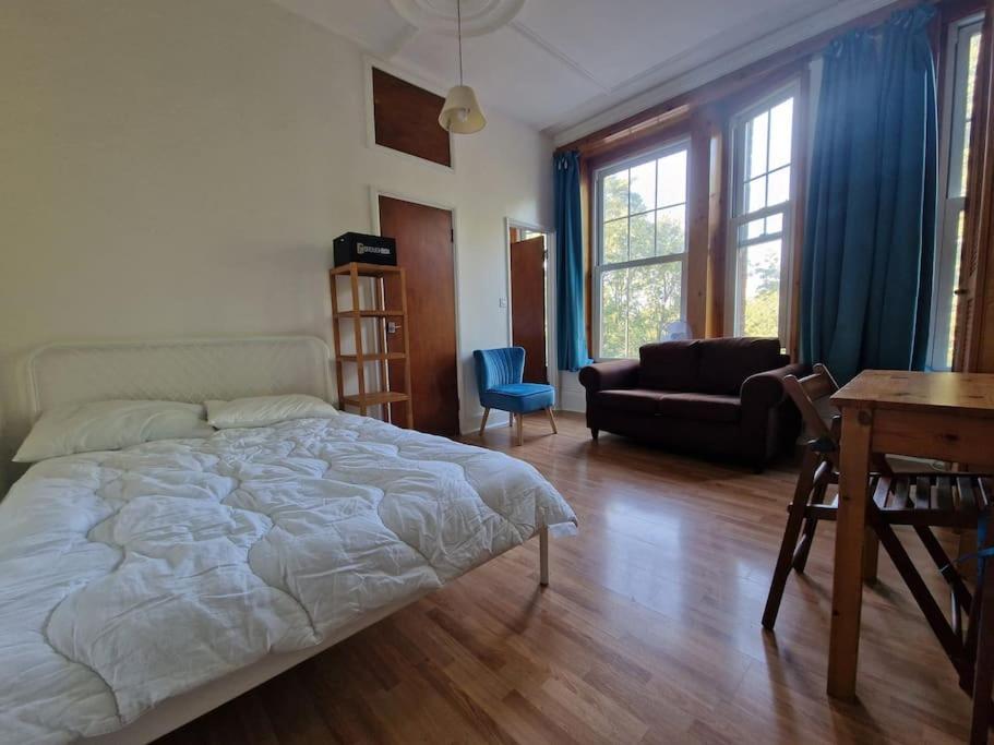 Bright Well Located Studio Flat London Bagian luar foto